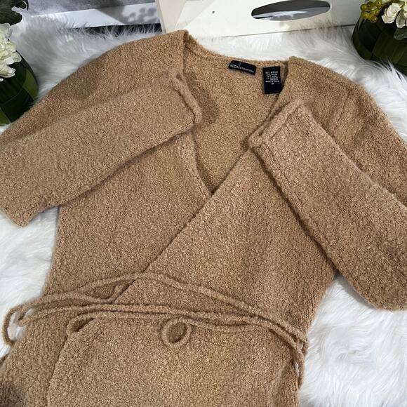 NEW Moda Intl Wool Chenille Wrap Tie Fitted Acrylic Plunge Neck Sweater S NWOT - Picture 15 of 16